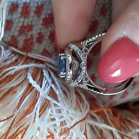 New Victoria Weick Swarovski Topaz Ring - Picture 14 of 14